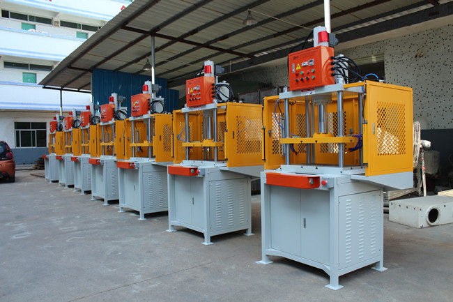 壓鑄沖壓機(jī) 壓鑄沖壓機(jī)