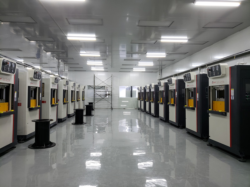 手機(jī)后蓋、汽車裝飾面板高壓成型機(jī)