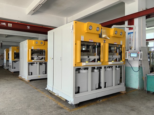 高爾夫球具、運(yùn)動(dòng)器材成型使用碳纖維熱壓機(jī)