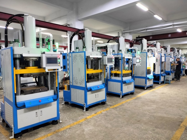 高爾夫球具、球頭配件使用碳纖維熱壓機